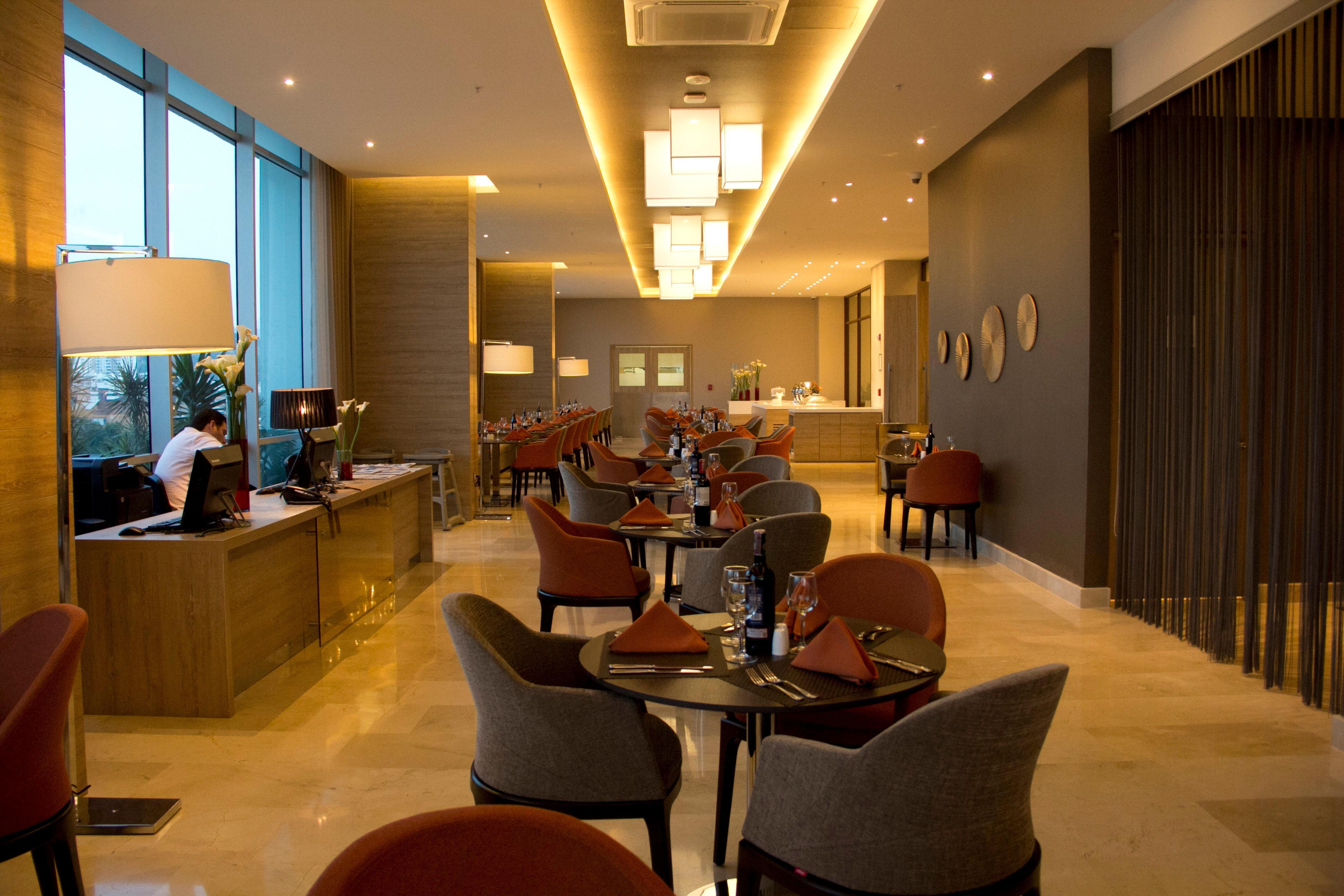 Holiday Inn Cucuta By Ihg Eksteriør bilde The lounge at the airport