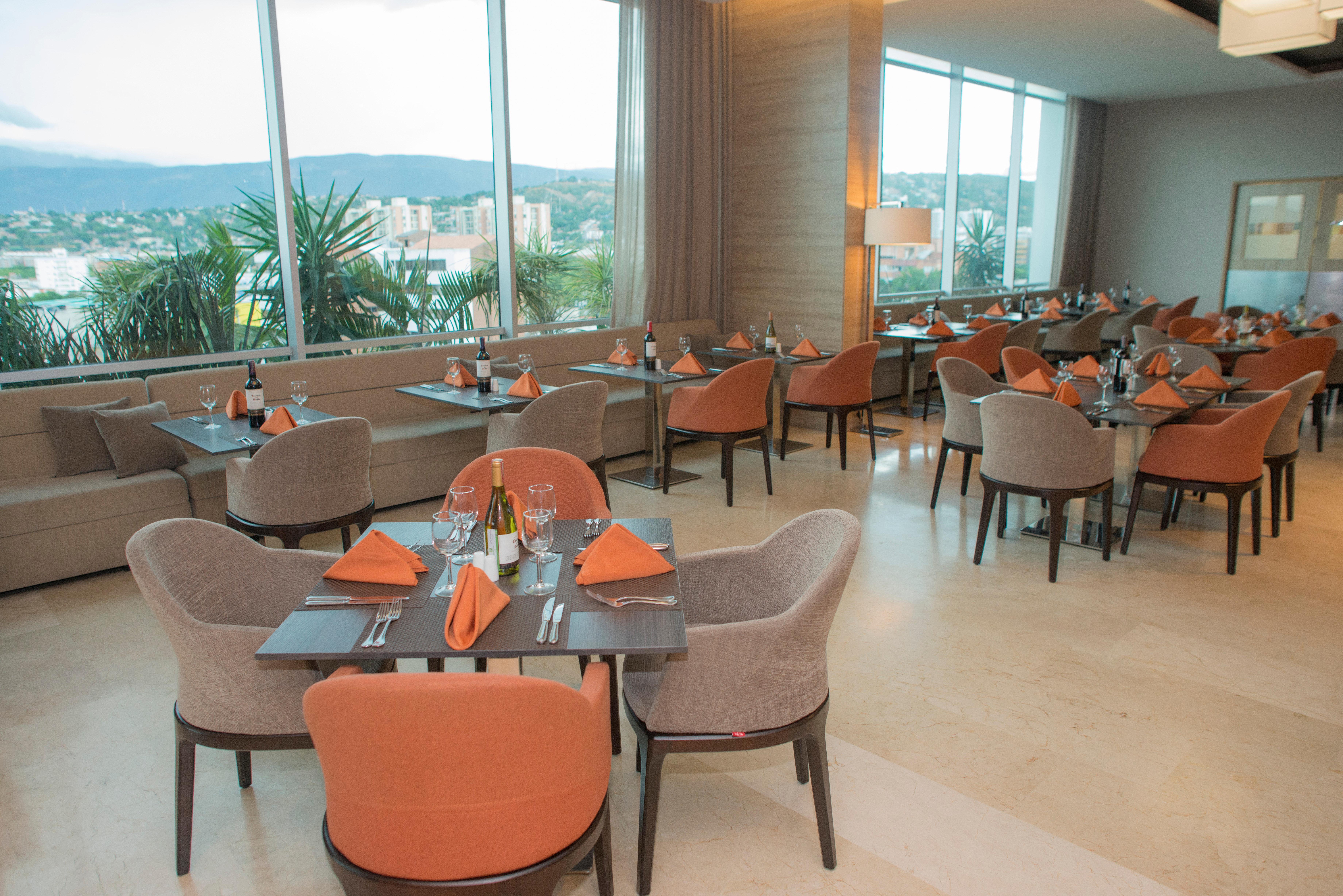 Holiday Inn Cucuta By Ihg Eksteriør bilde The restaurant