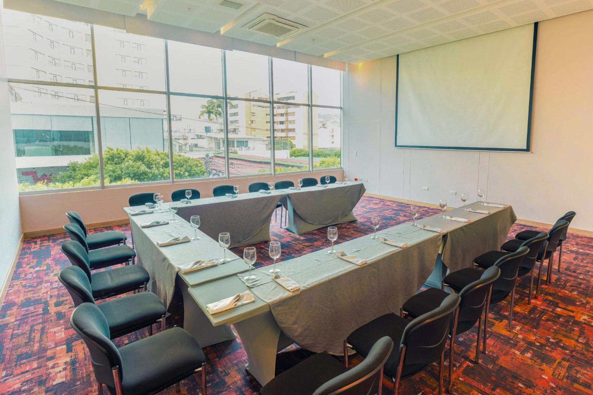 Holiday Inn Cucuta By Ihg Eksteriør bilde Meeting room